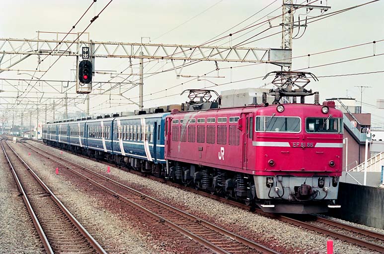 EF8186  ή